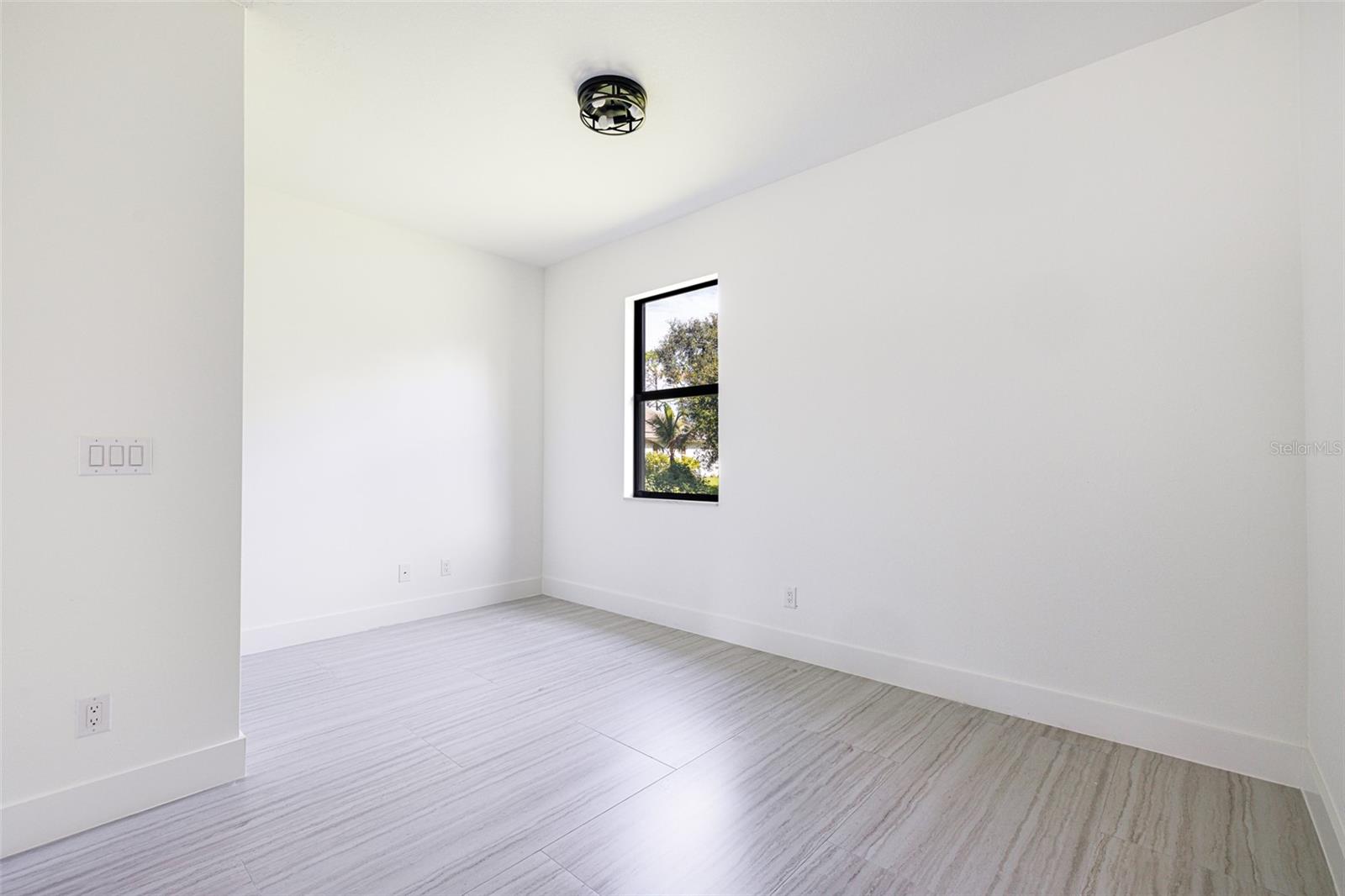 17196 Glenview Ave Property Photo 16