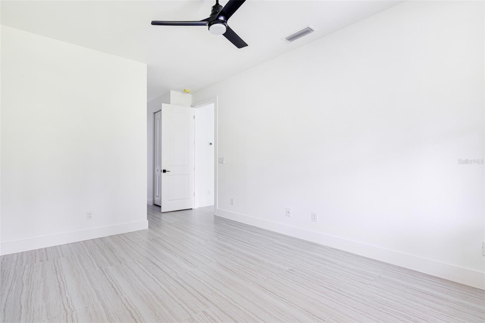 17196 Glenview Ave Property Photo 21