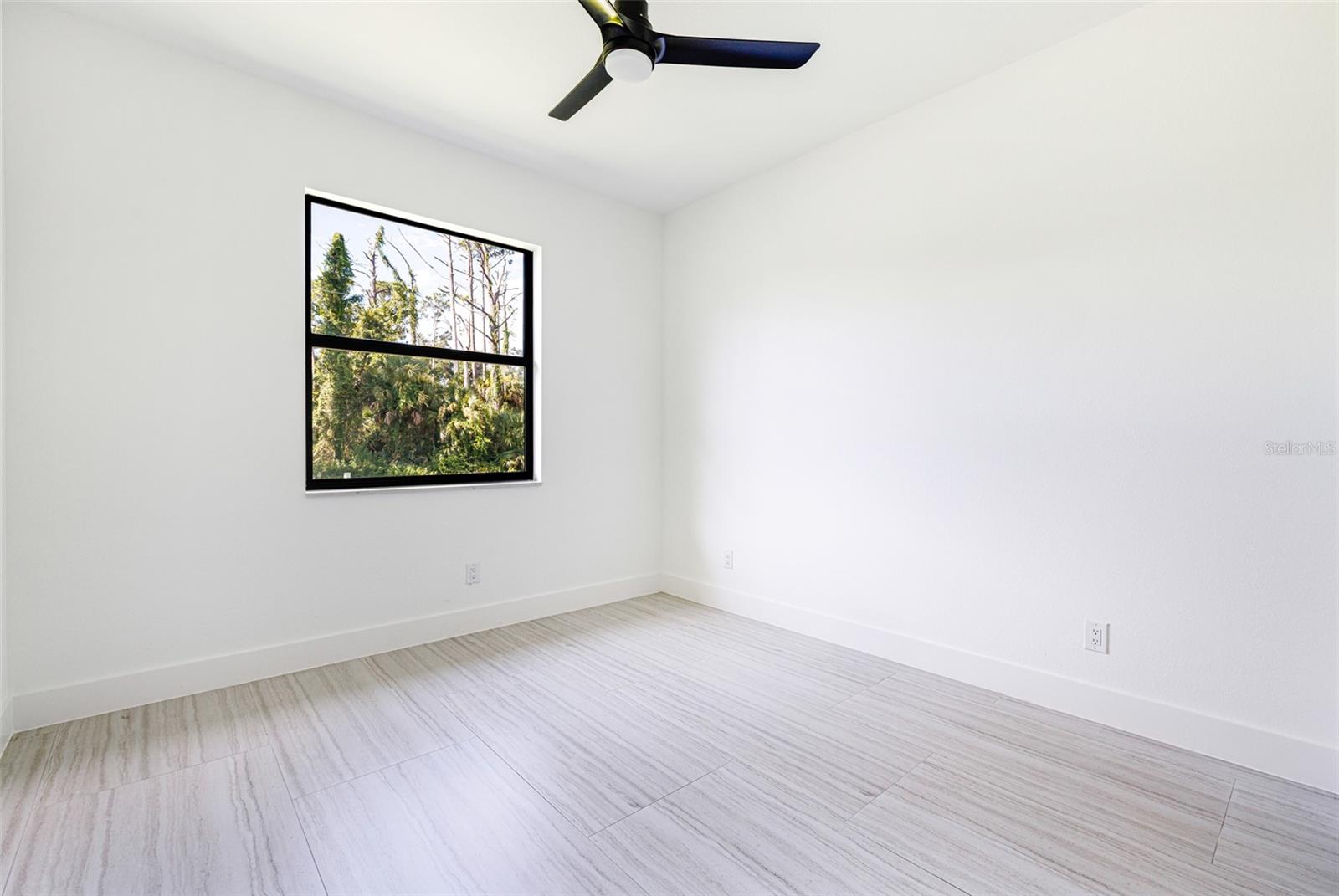 17196 Glenview Ave Property Photo 24