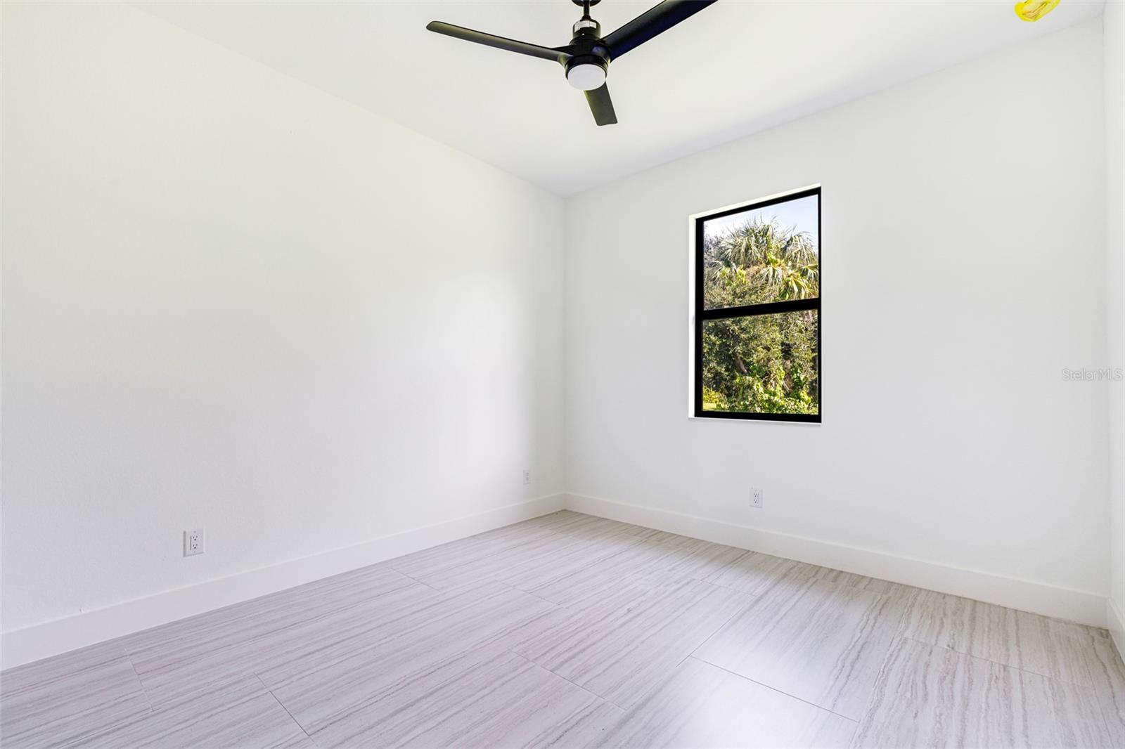 17196 Glenview Ave Property Photo 29