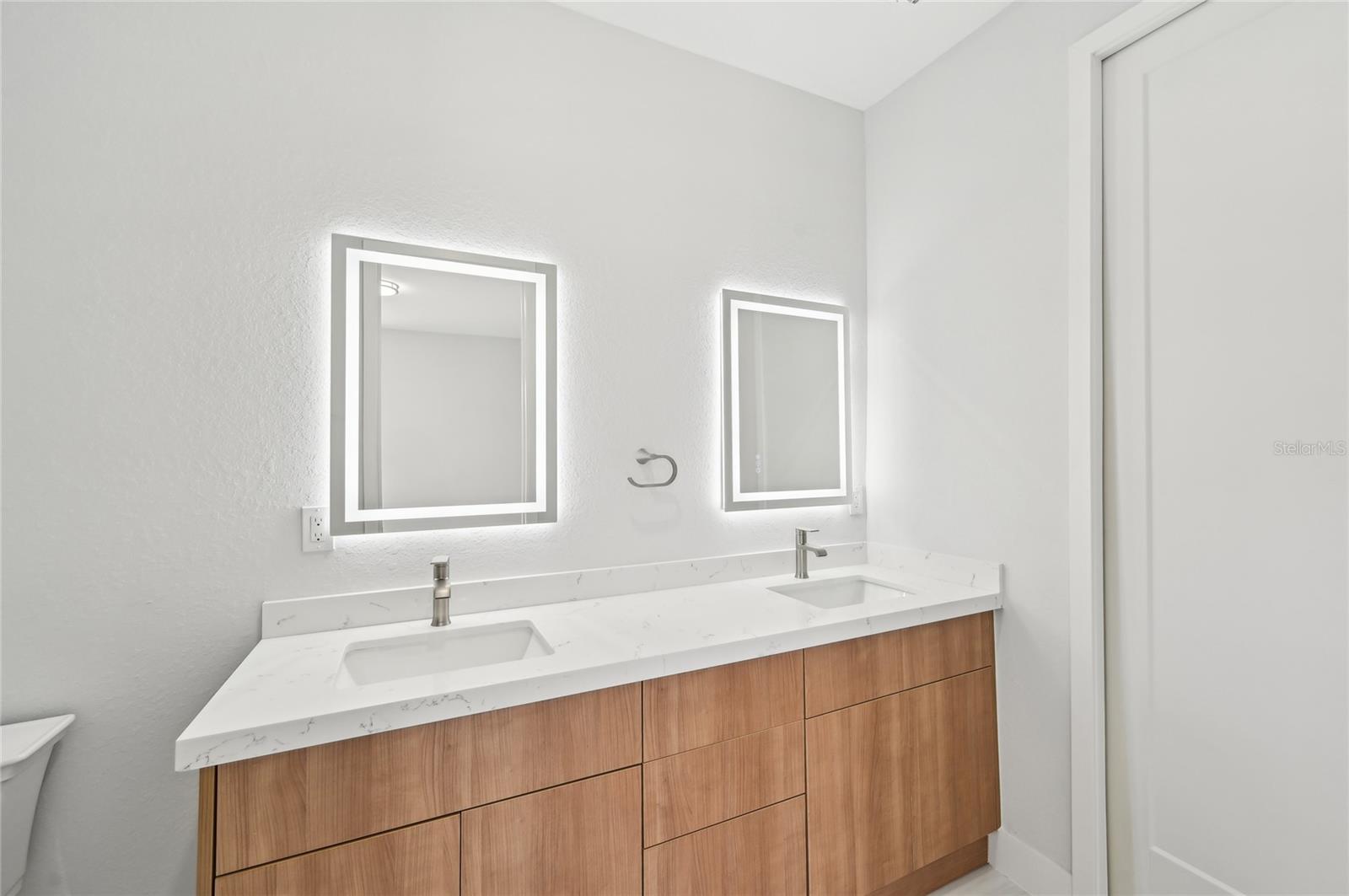 9516 President Cir Property Photo 28