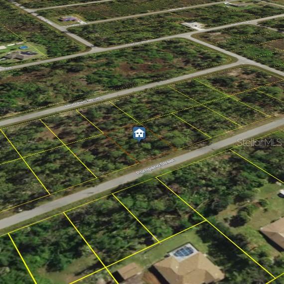 72 Pompano St Property Photo 3