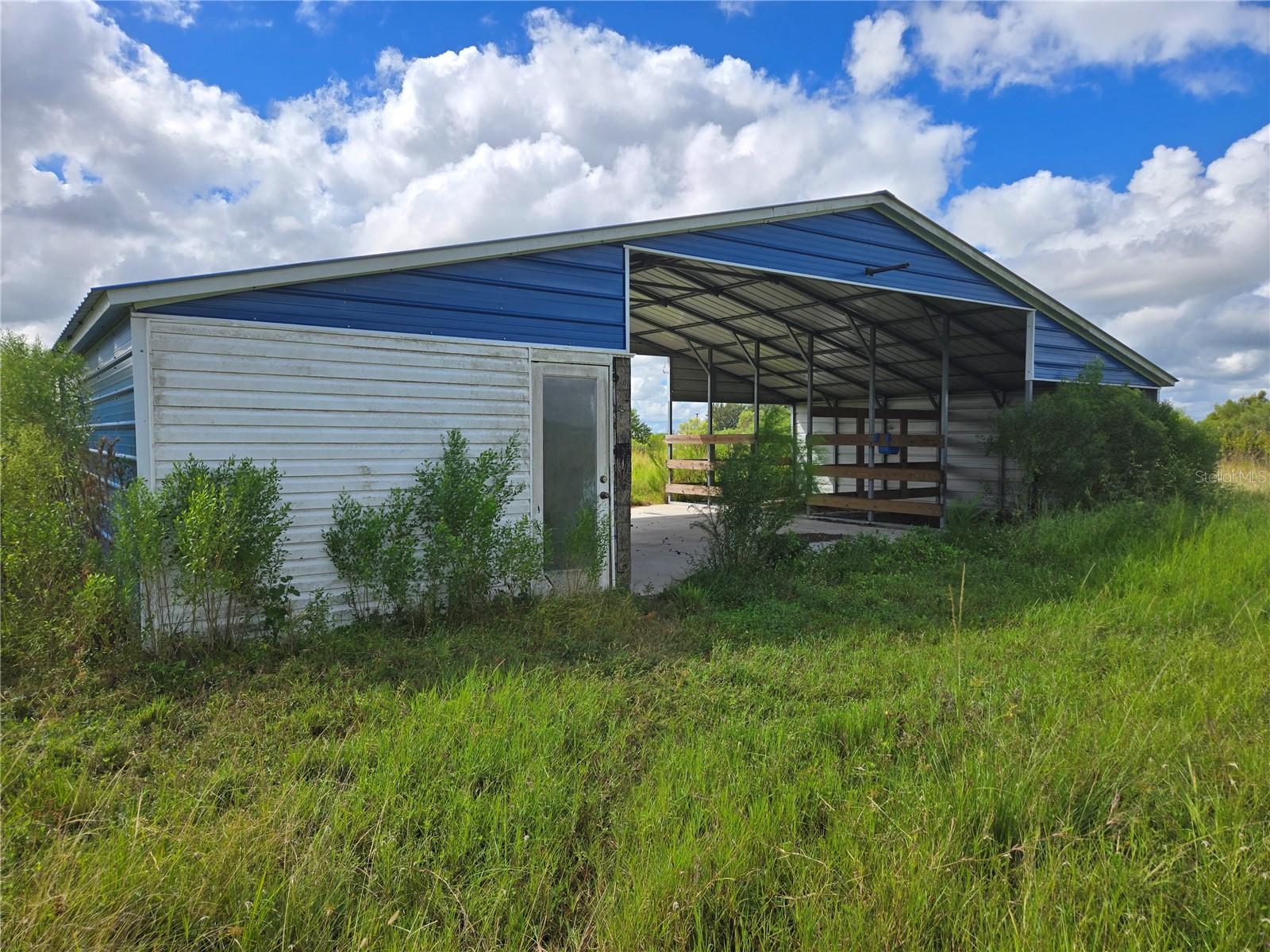 Se Piggy Back Rd Property Photo 4