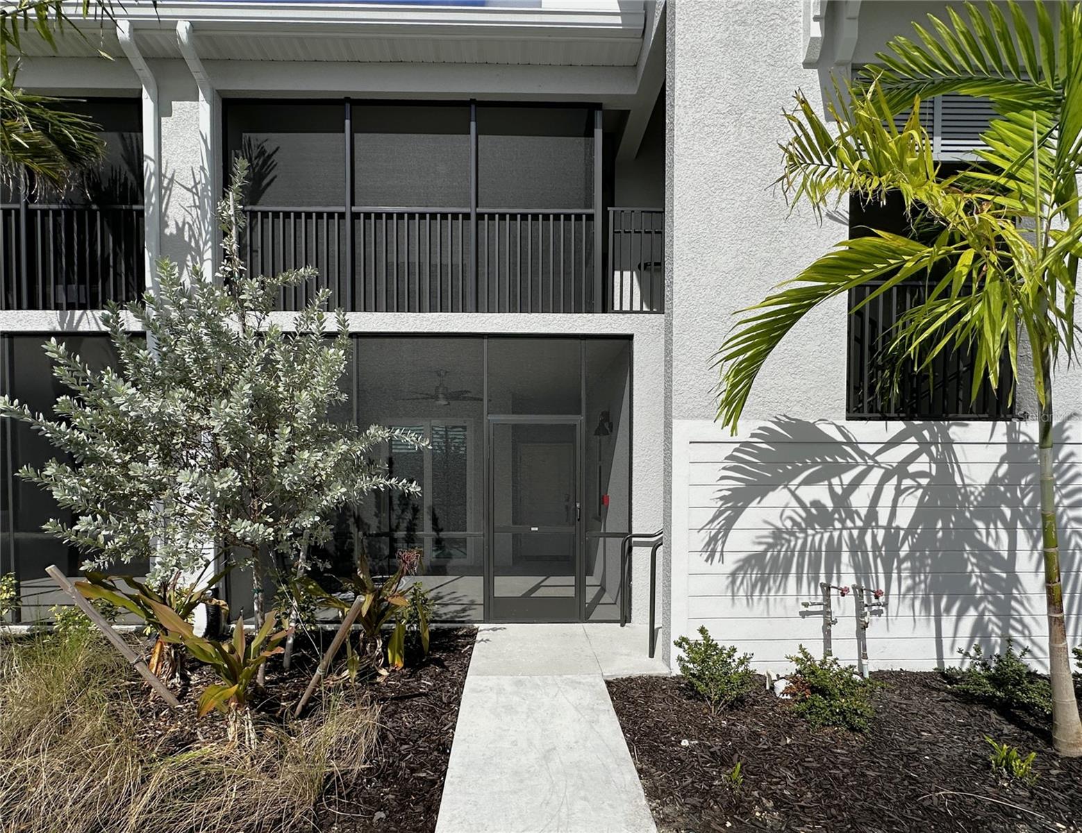 14221 Heritage Landing Blvd #2017 Property Photo 2