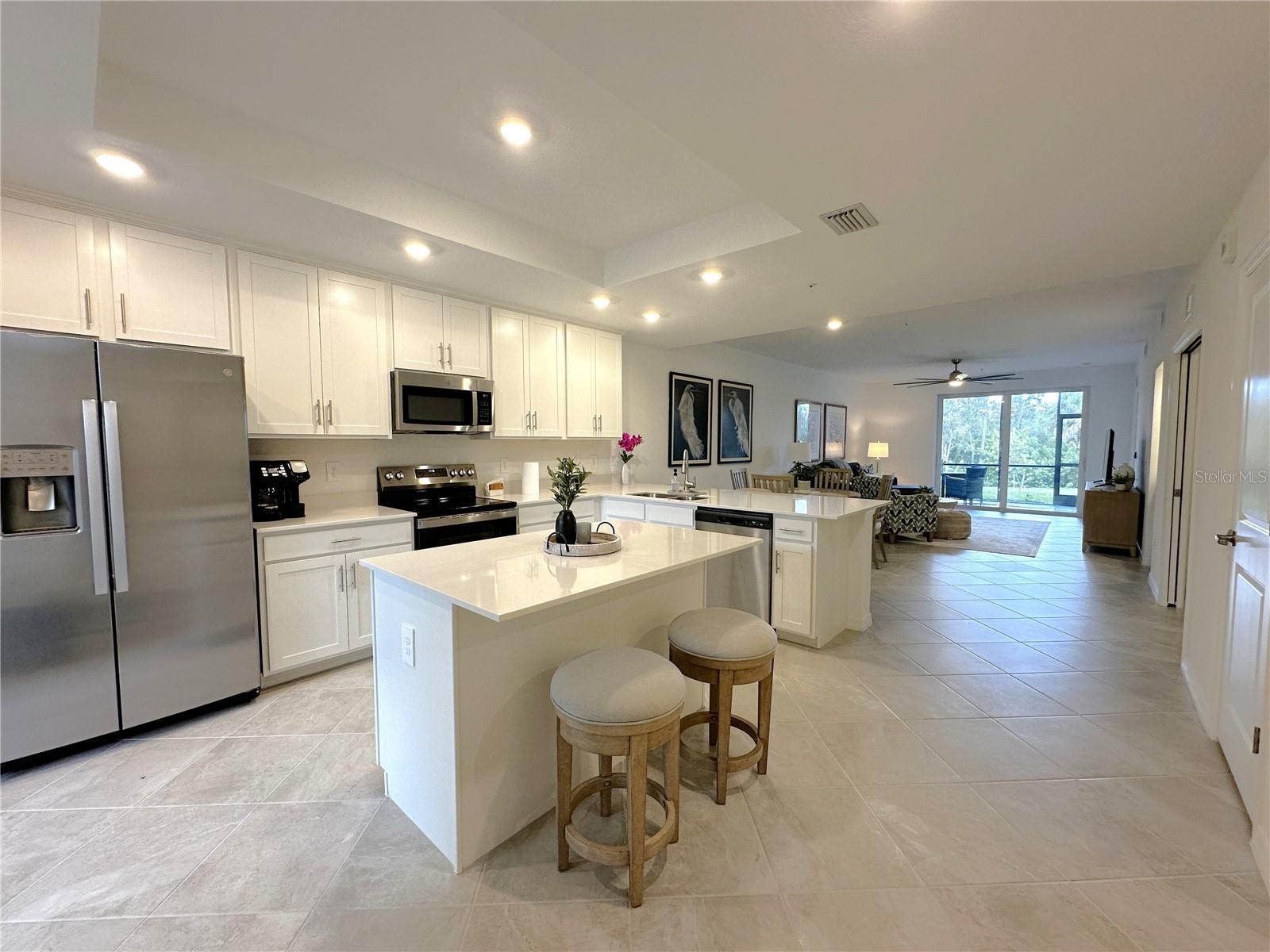 14221 Heritage Landing Blvd #2017 Property Photo 7