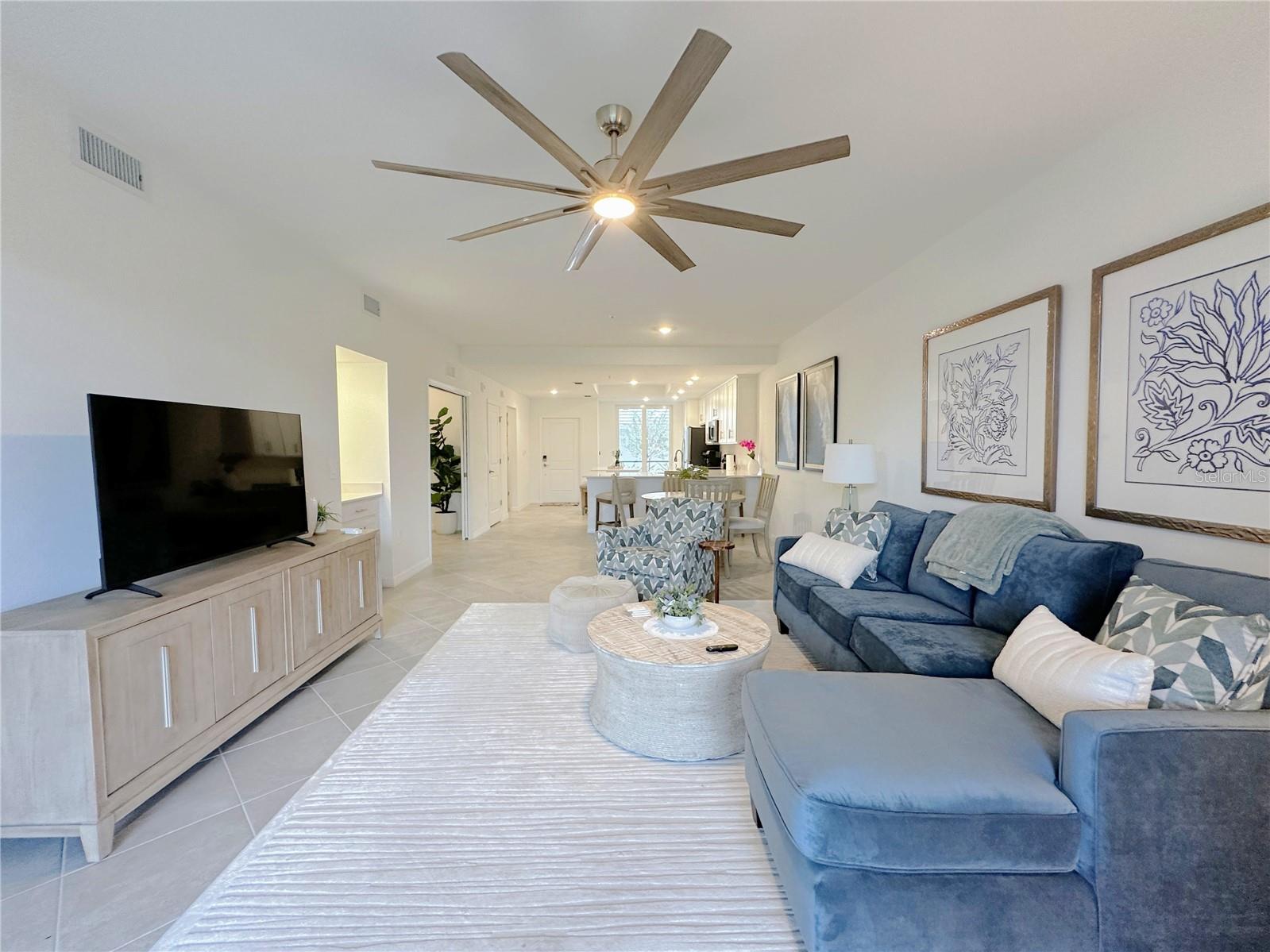 14221 Heritage Landing Blvd #2017 Property Photo 11