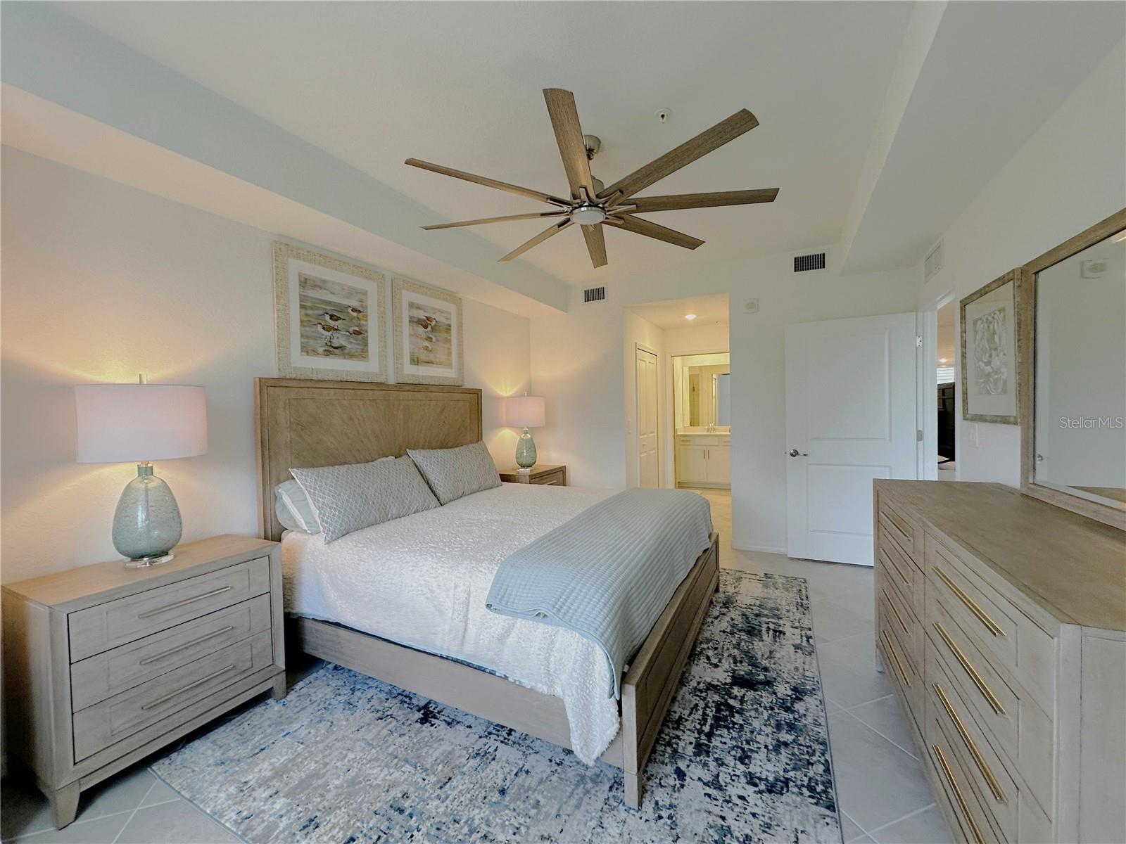 14221 Heritage Landing Blvd #2017 Property Photo 16