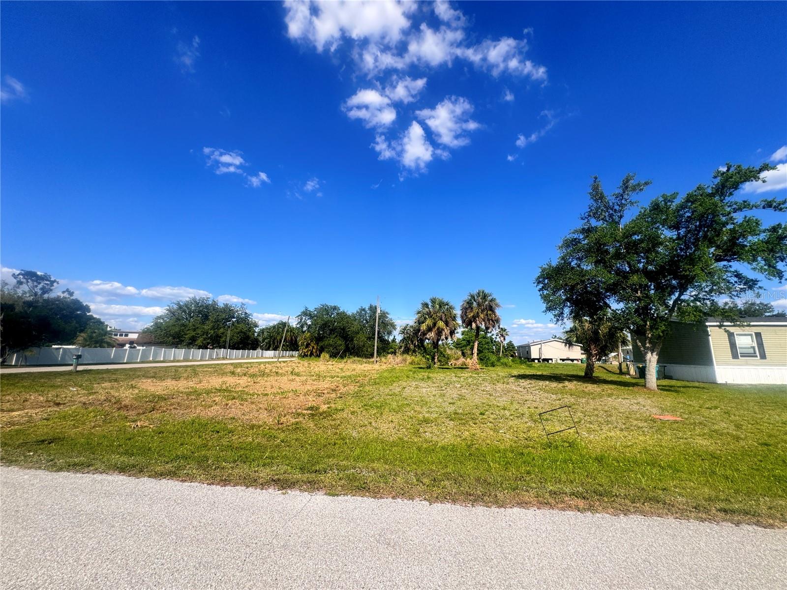 5384 N Wilson Dr Property Photo 2