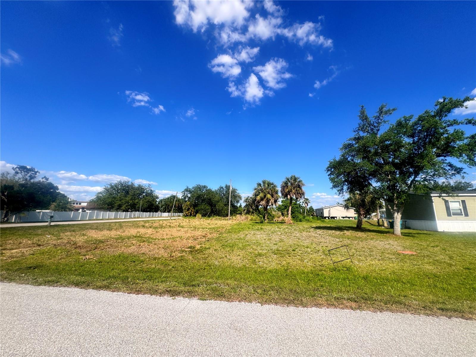 5384 N Wilson Dr Property Photo 3