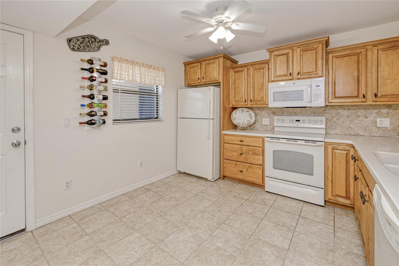 175 Kings Hwy #225 (b5) Property Photo 3