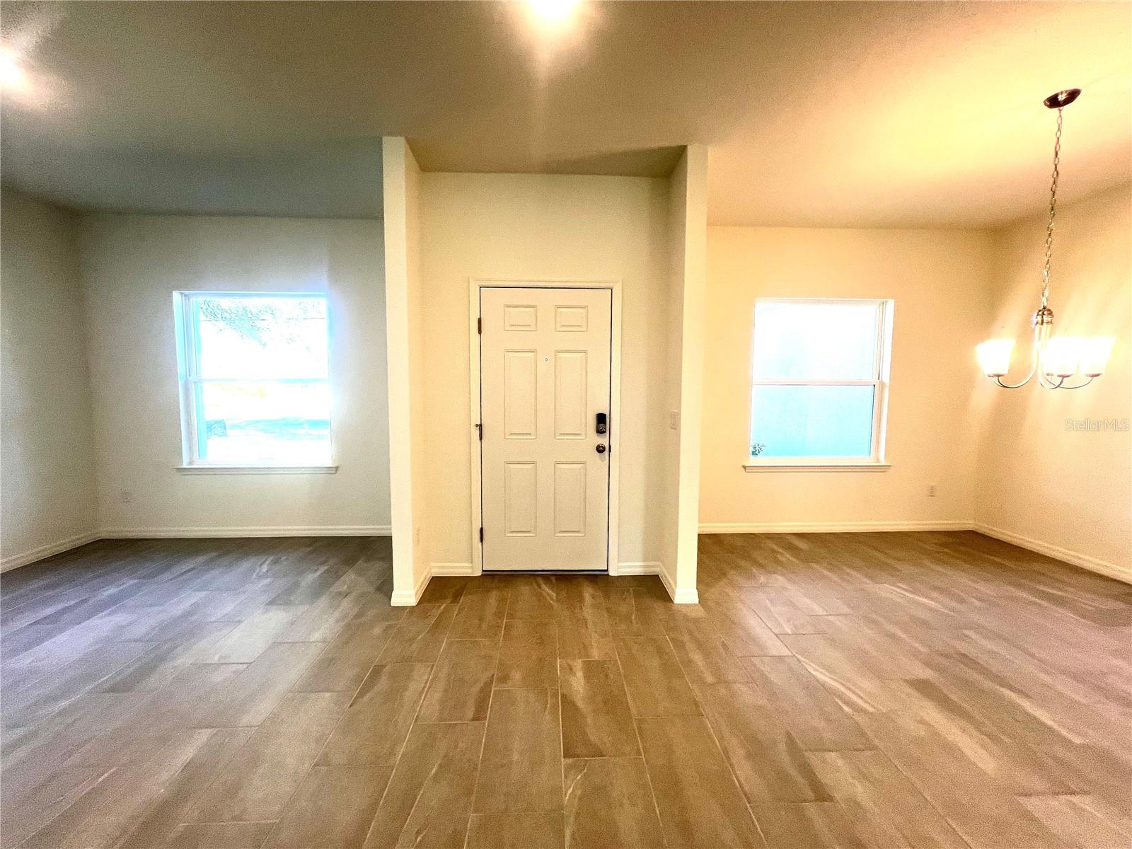 4 Lynbrook Dr Property Photo 2