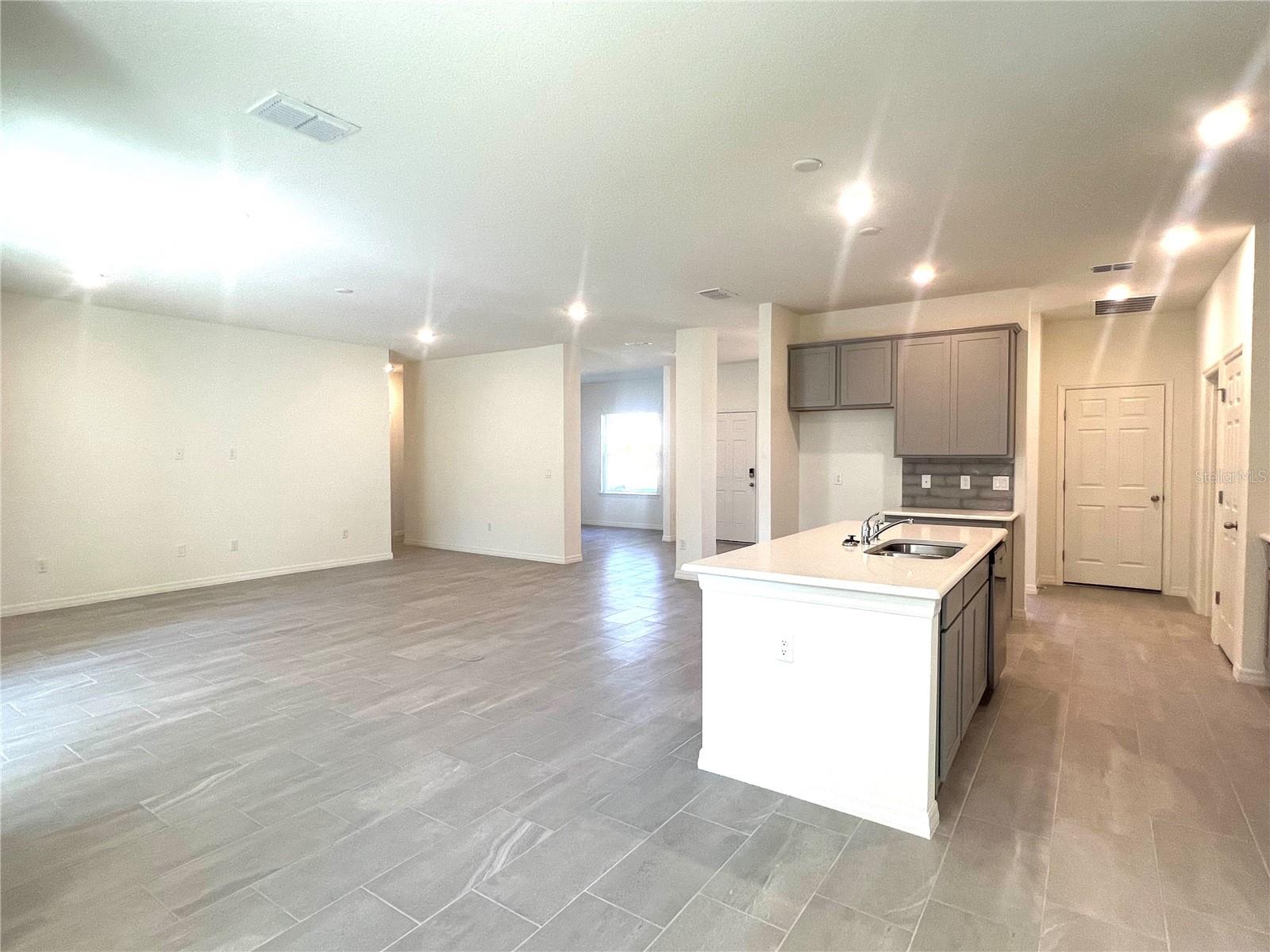 4 Lynbrook Dr Property Photo 9