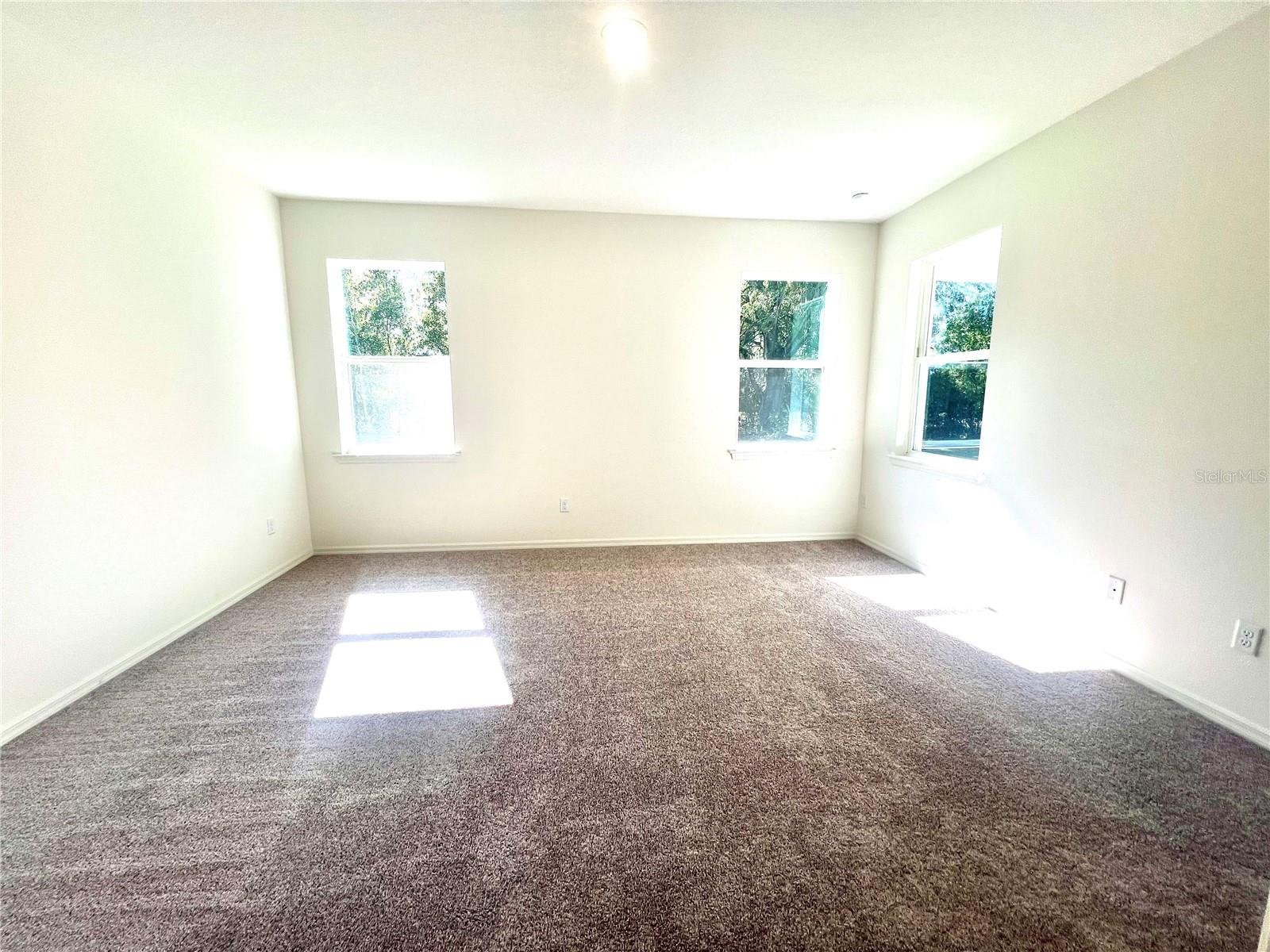 4 Lynbrook Dr Property Photo 15