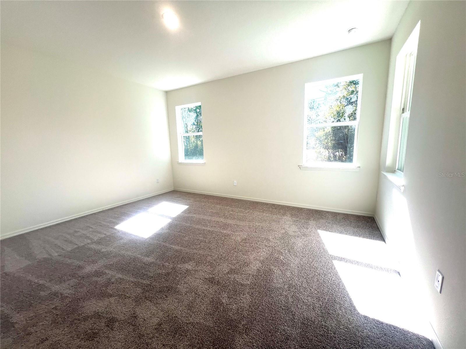 4 Lynbrook Dr Property Photo 17