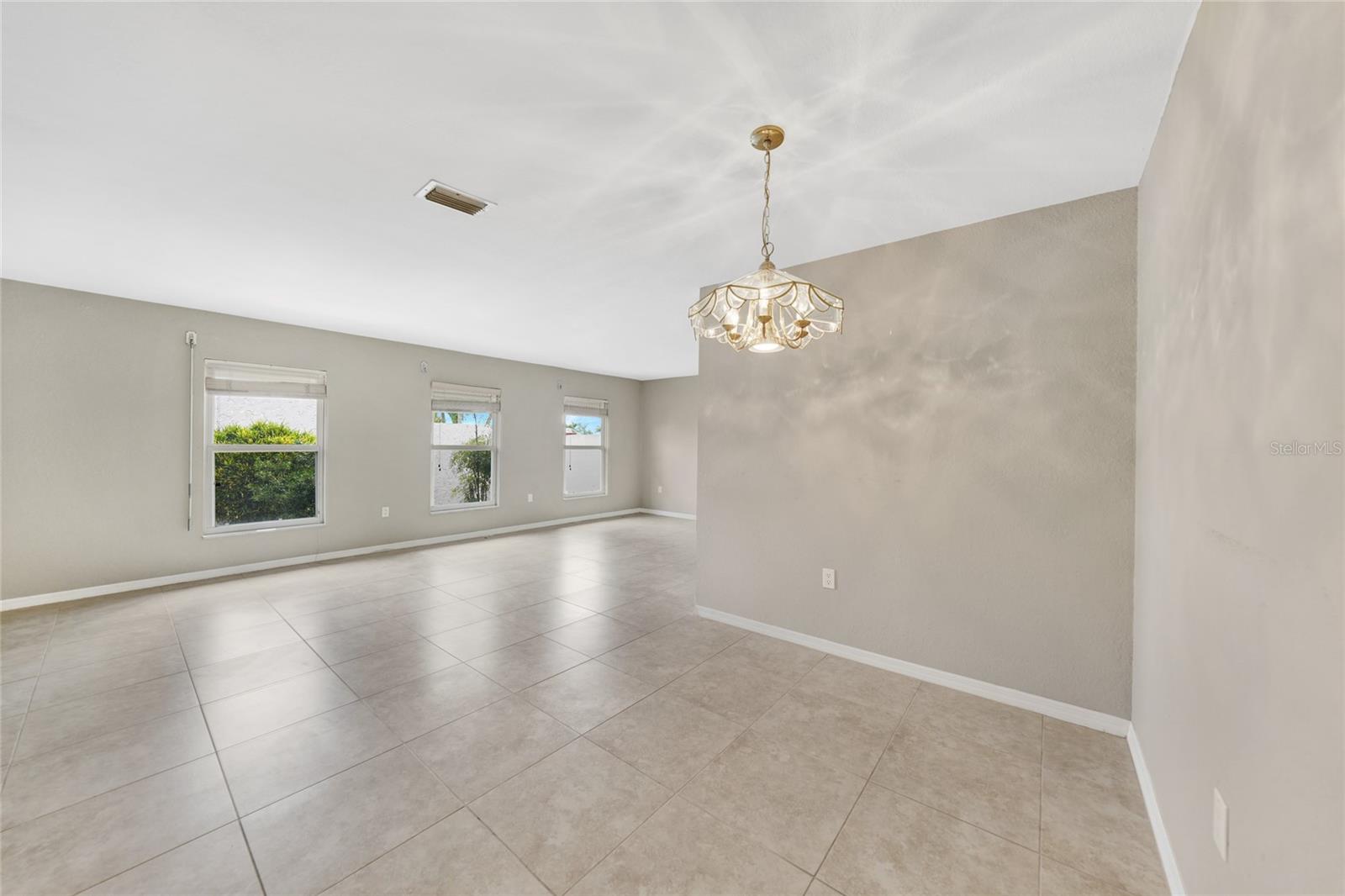 931 Bal Harbor Blvd Property Photo 9