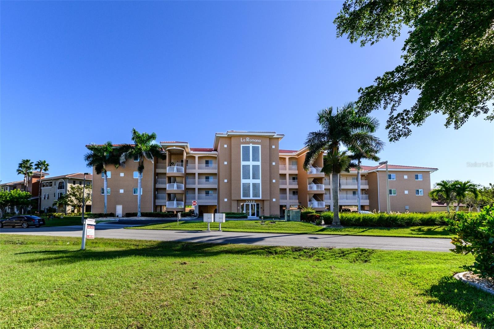 3322 PURPLE MARTIN DR #135 Property Photo 1