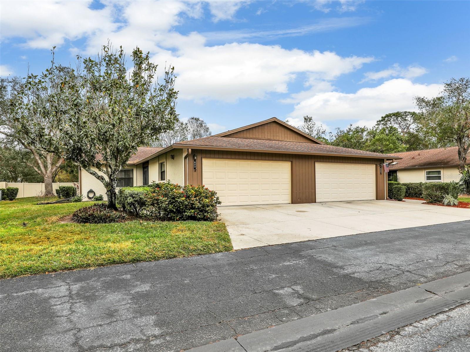 623 OAK HILL CIR #28
