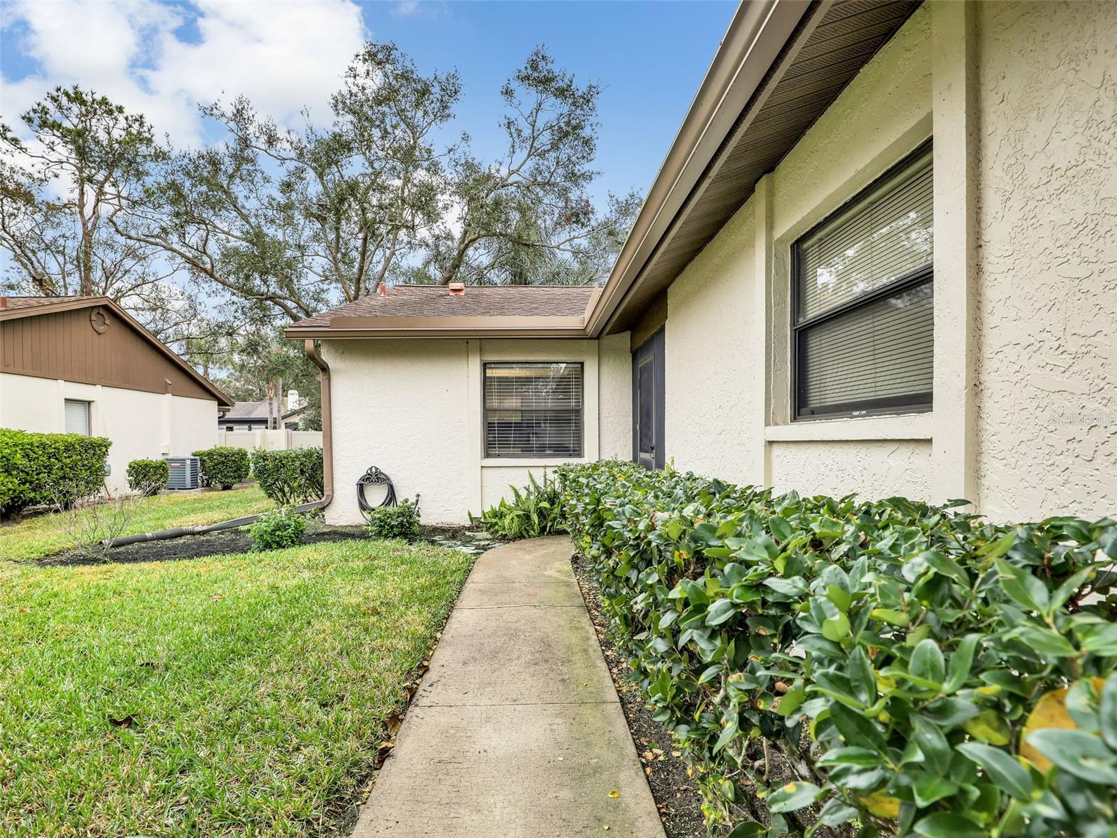 623 Oak Hill Cir #28 Property Photo 6