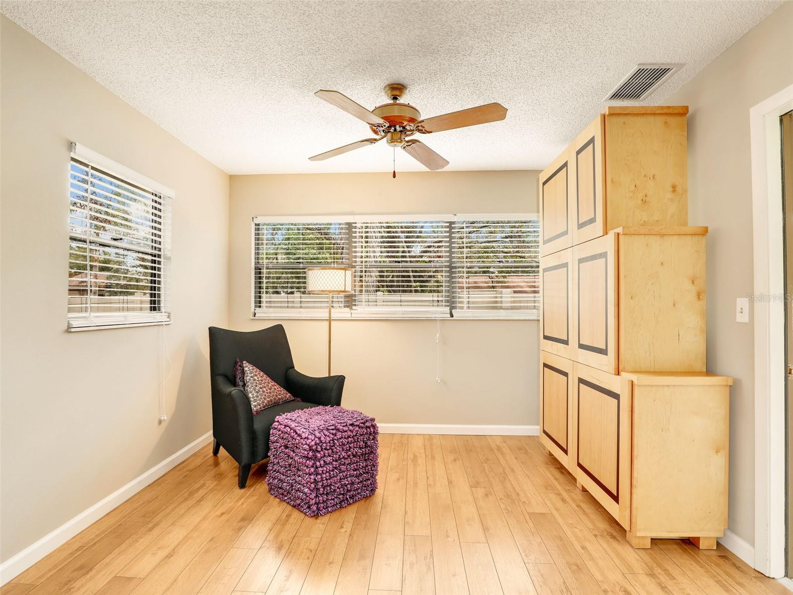 623 Oak Hill Cir #28 Property Photo 18