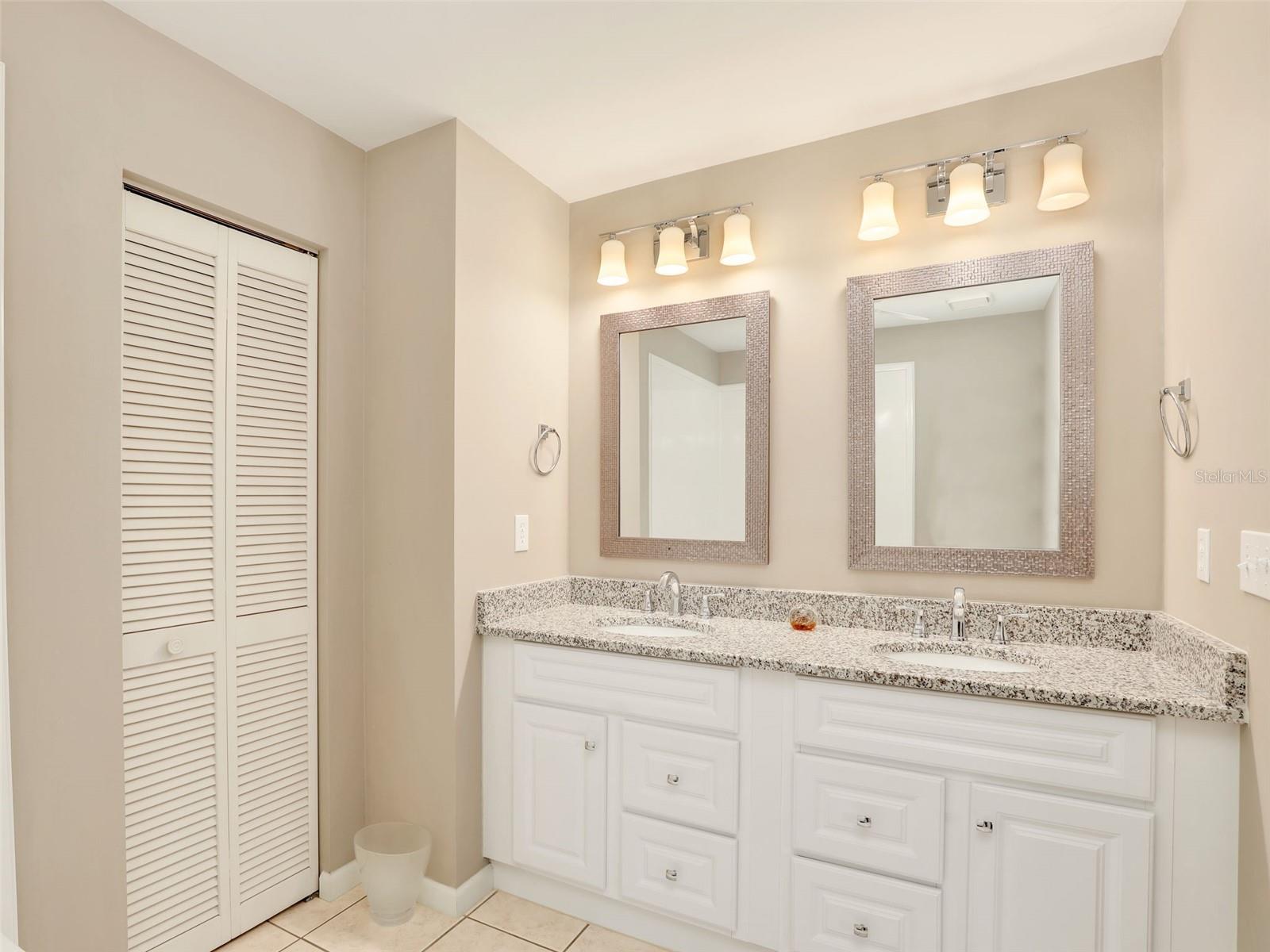 623 Oak Hill Cir #28 Property Photo 23