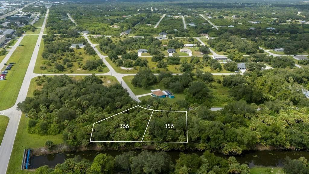 356 & 366 Ferdon Cr. Cir Property Photo 4
