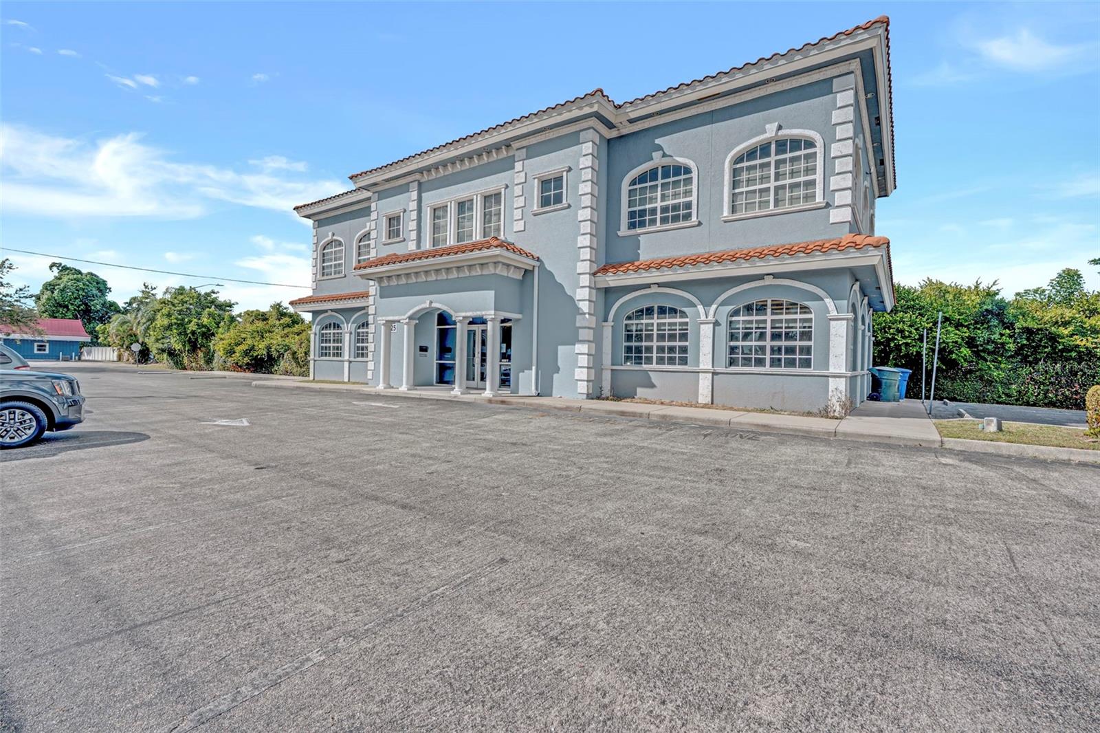 1825 COLONIAL BLVD Property Photo 1