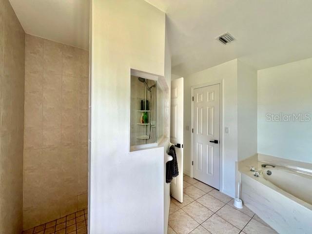 426 Nw 37th Pl Property Photo 27