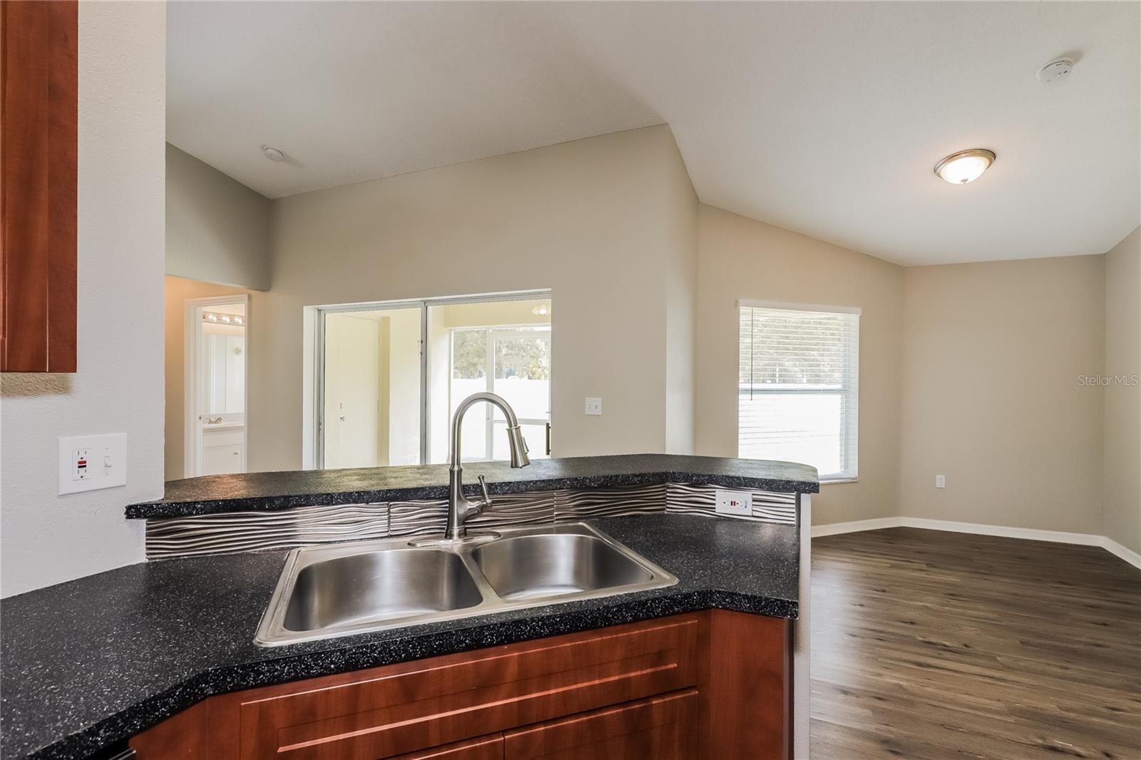 3407 Imperial Manor Way Property Photo 6