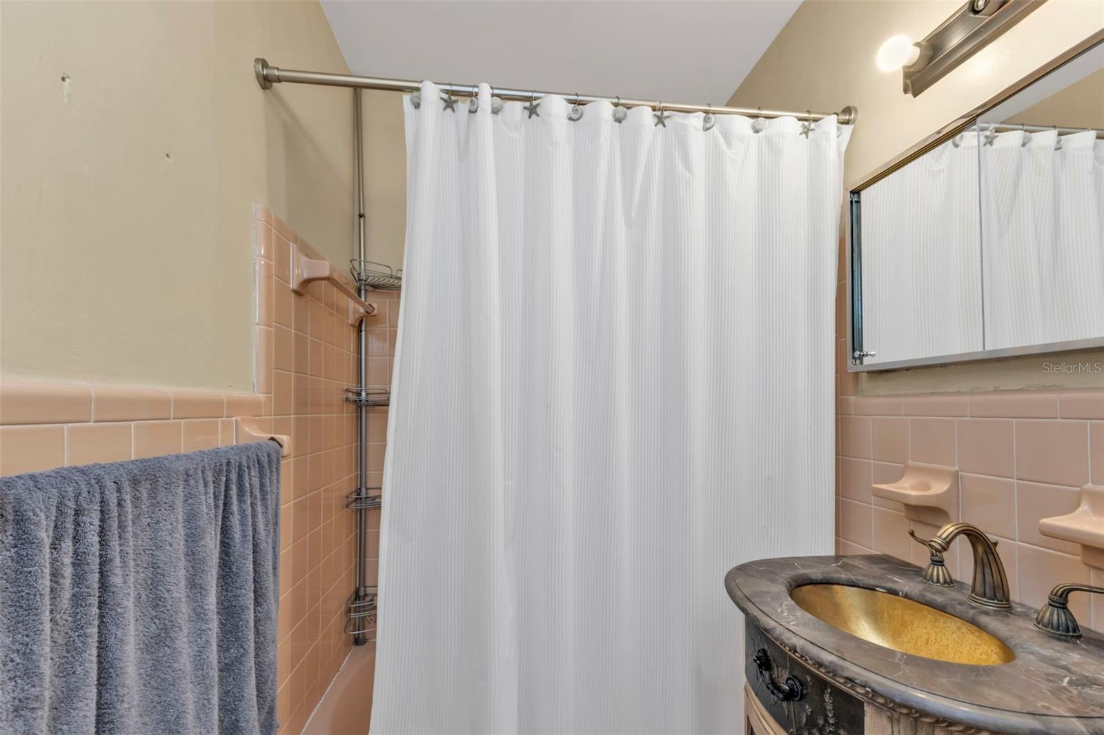 2440 Ednor St Property Photo 6