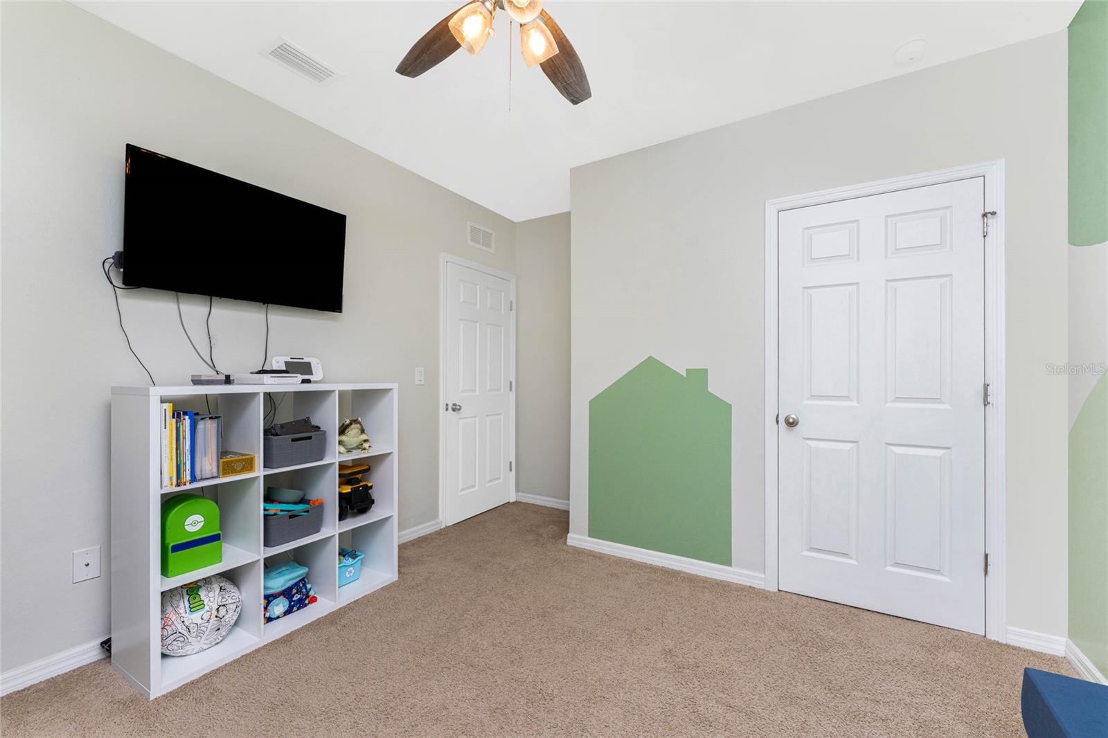 450 Porto Alegre St Property Photo 11