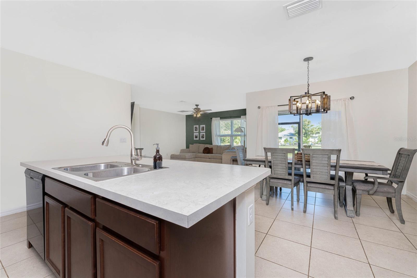 450 Porto Alegre St Property Photo 18