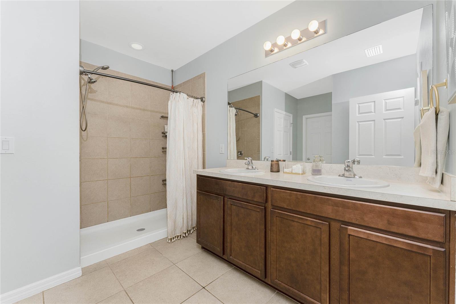 450 Porto Alegre St Property Photo 30