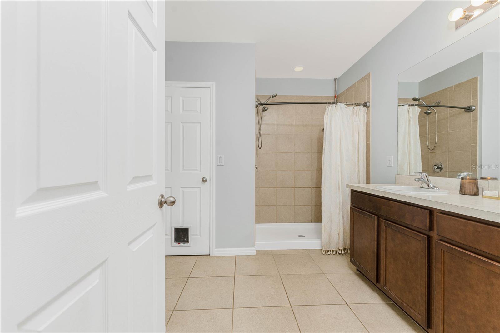 450 Porto Alegre St Property Photo 33