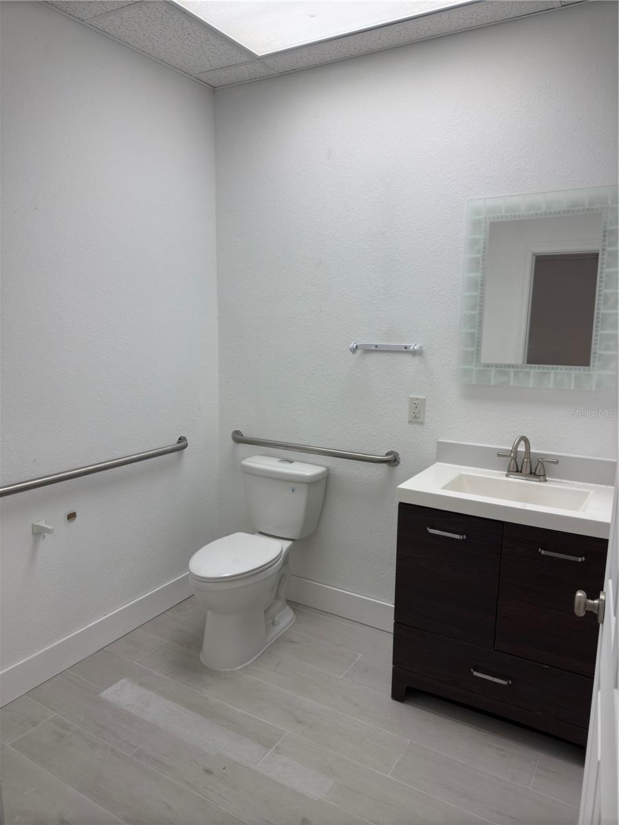 17880 Toledo Blade Blvd Property Photo 5