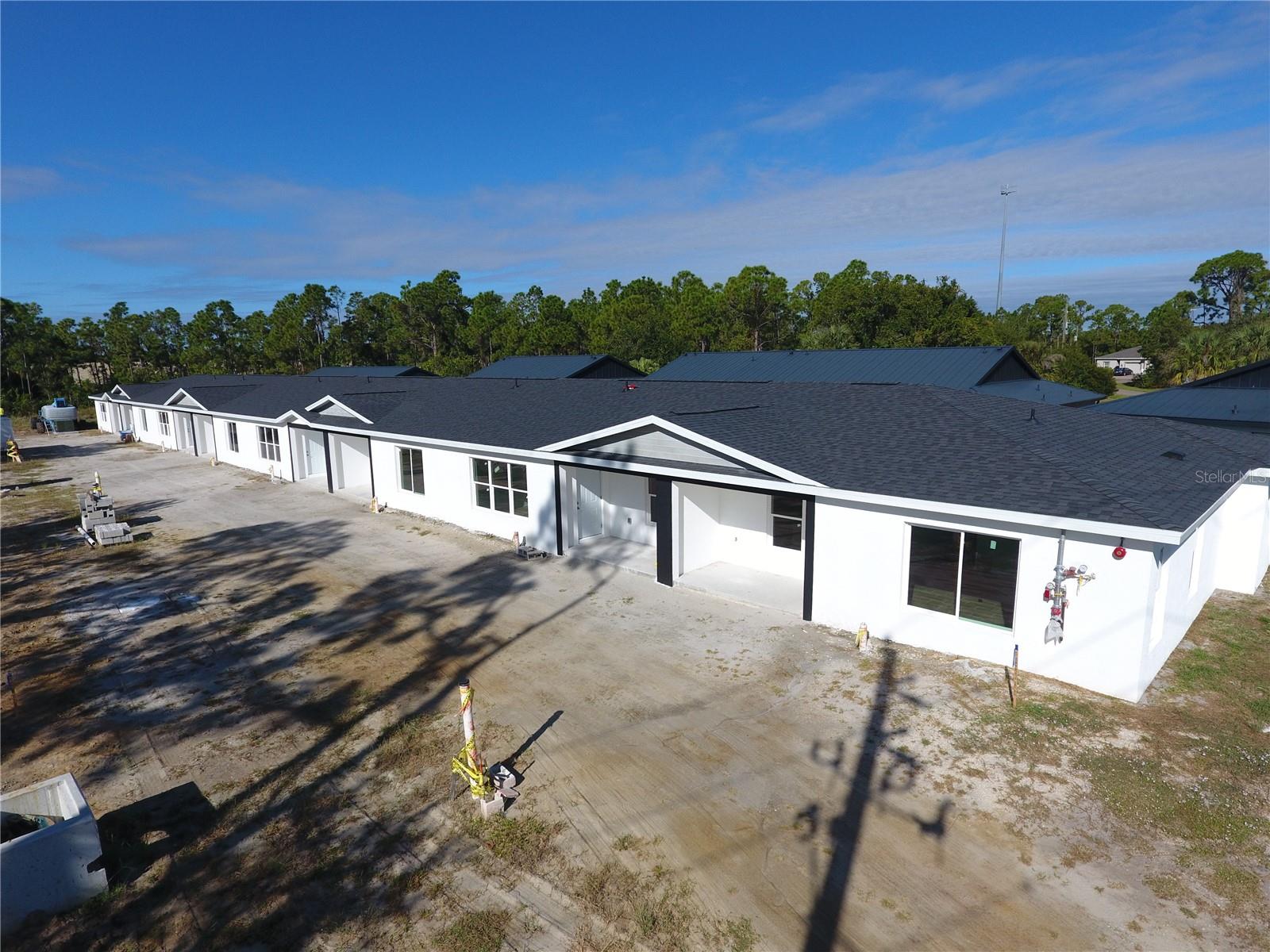 1215 Capricorn Blvd Property Photo 1