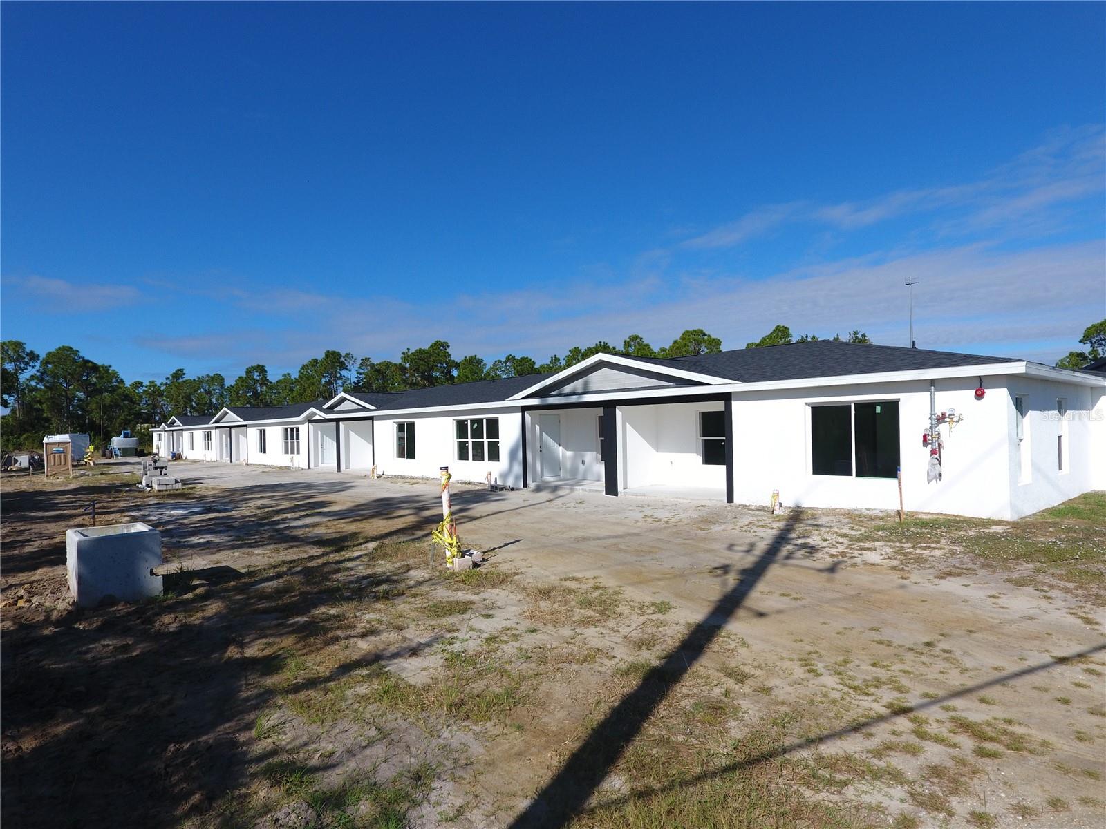 1215 Capricorn Blvd Property Photo 2