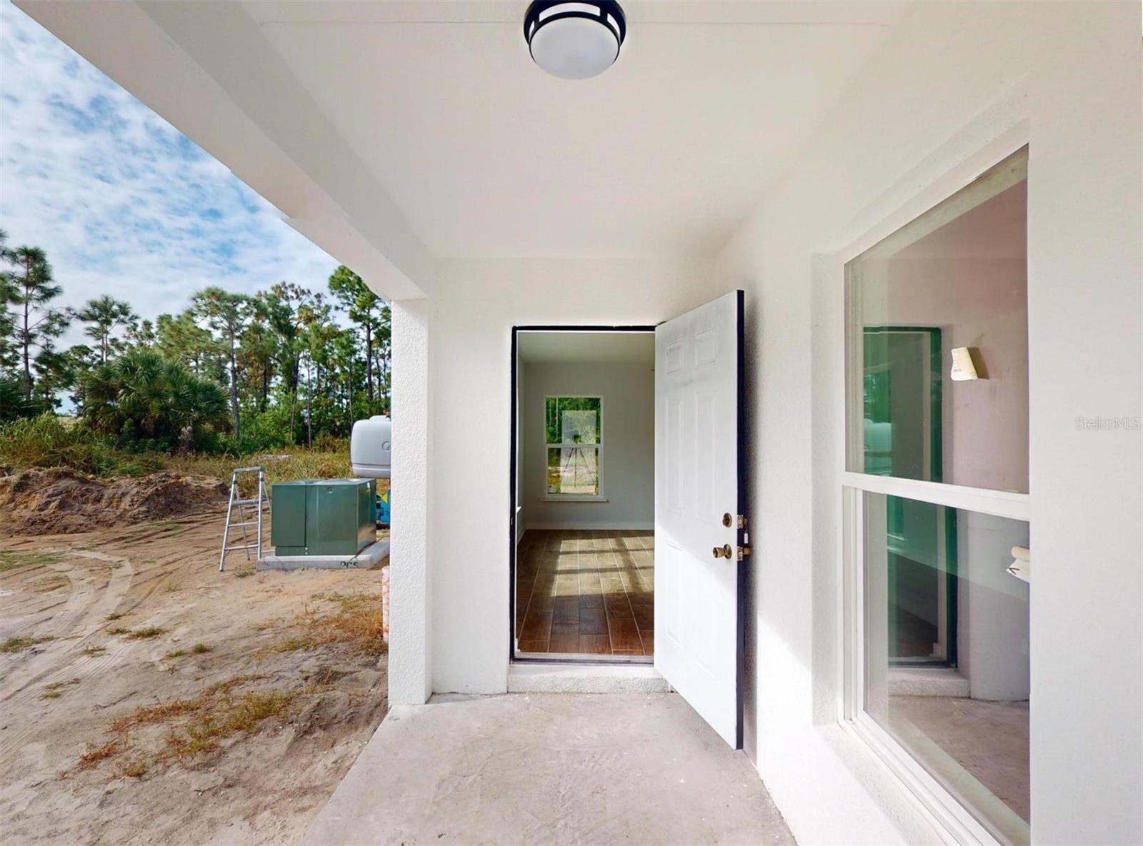 1215 Capricorn Blvd Property Photo 10