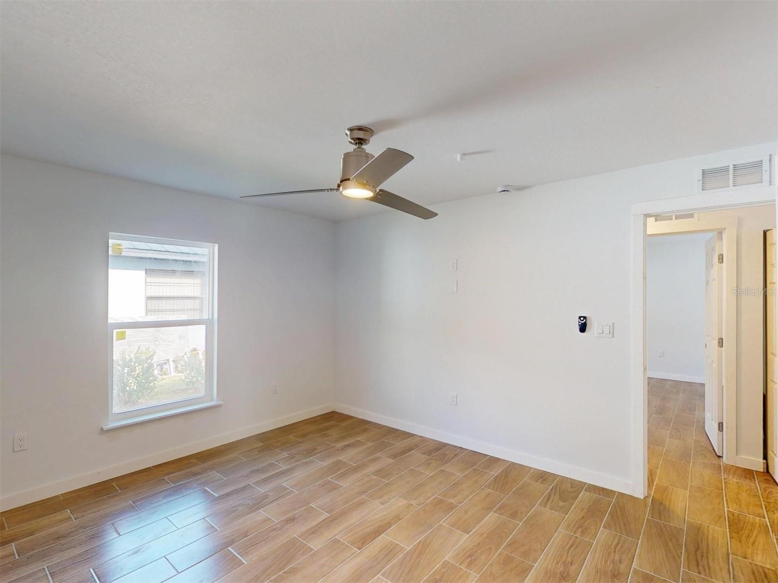1215 Capricorn Blvd Property Photo 25