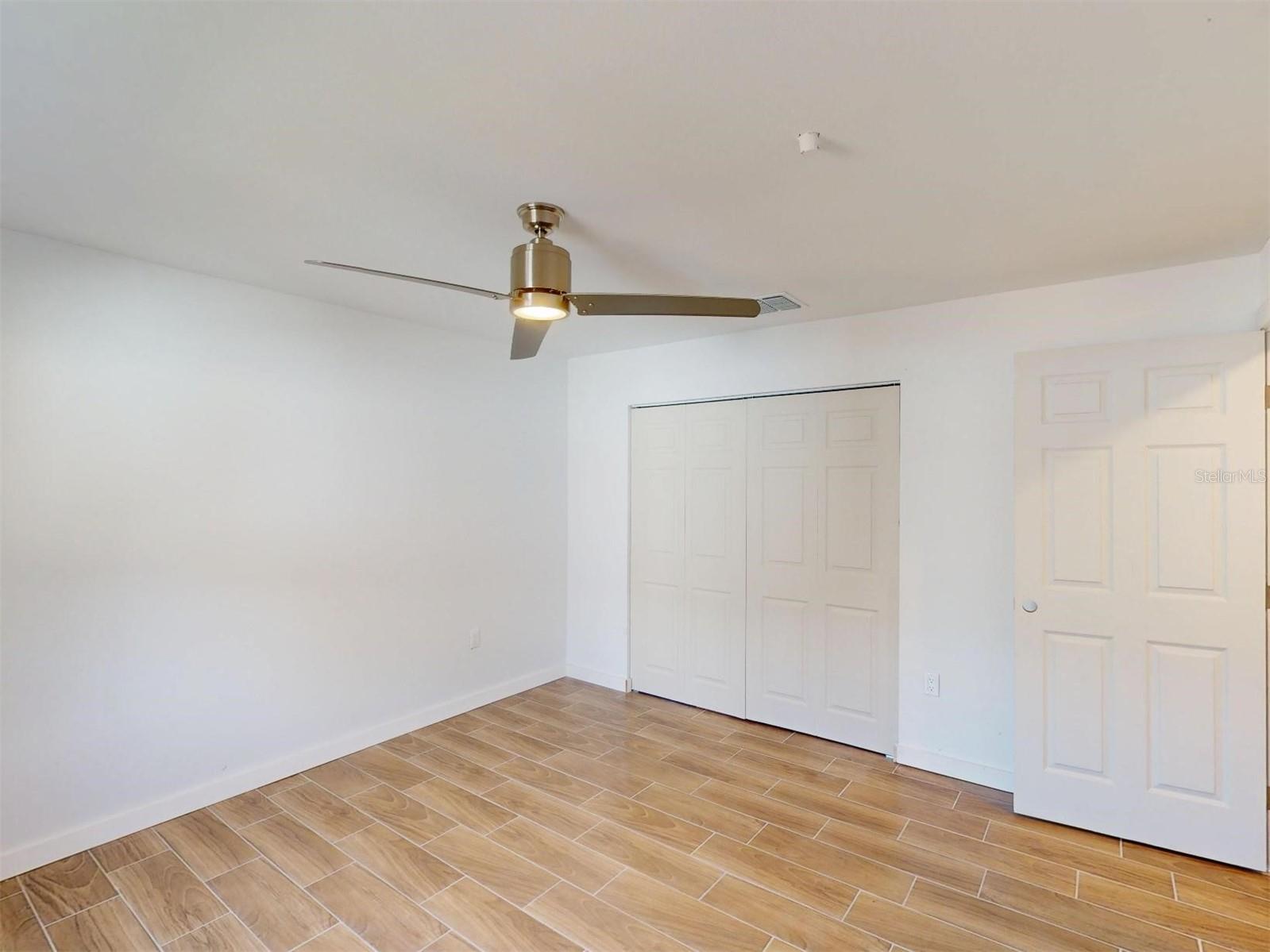 1215 Capricorn Blvd Property Photo 26