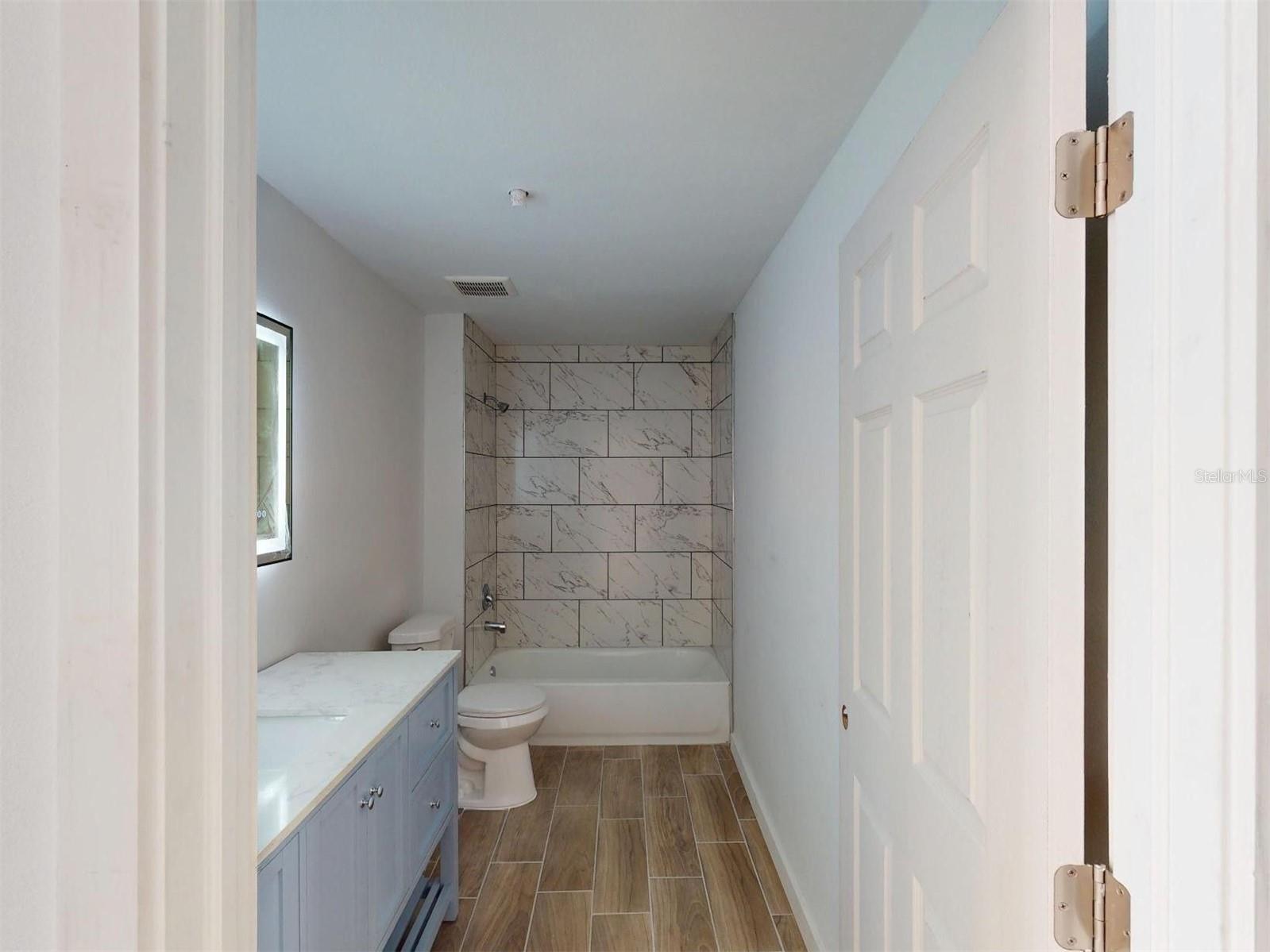 1215 Capricorn Blvd Property Photo 29