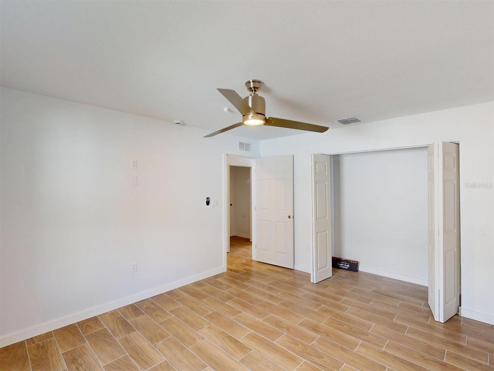 1215 Capricorn Blvd Property Photo 36