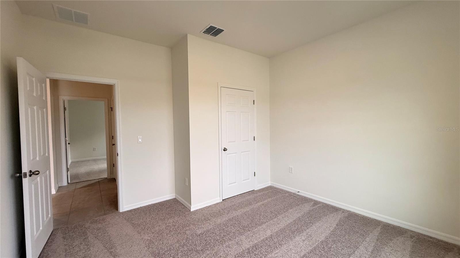 2334 Selenia St Property Photo 6