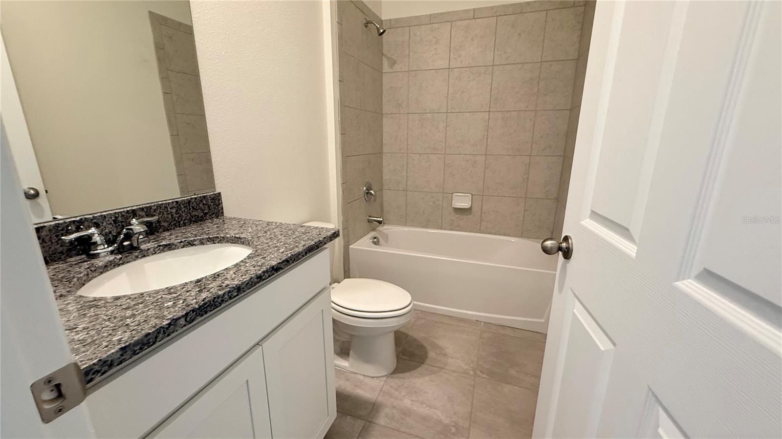 2334 Selenia St Property Photo 7