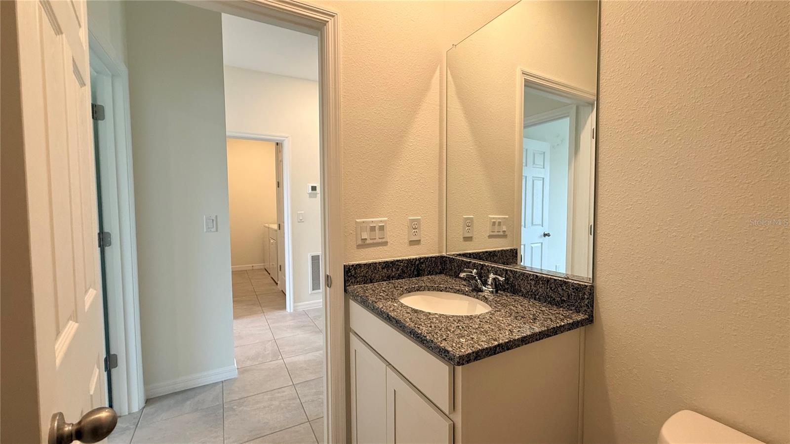 2334 Selenia St Property Photo 8