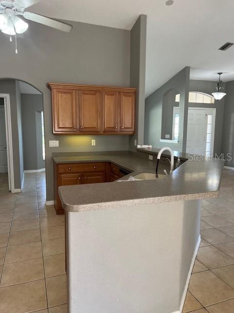 2447 Jarvis St Property Photo 6