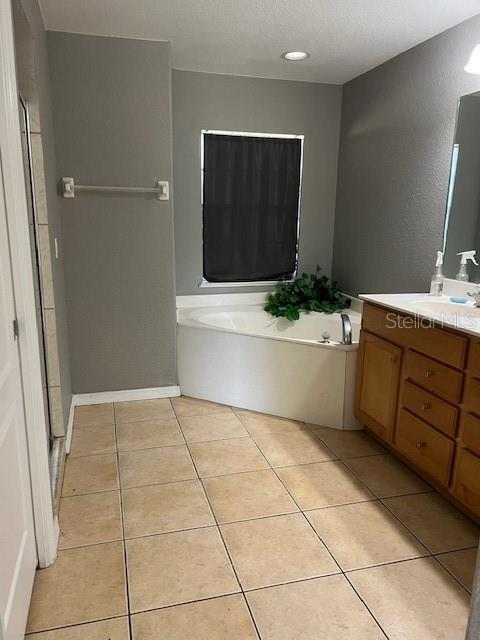 2447 Jarvis St Property Photo 13