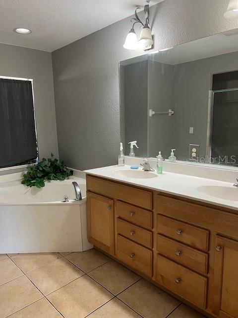 2447 Jarvis St Property Photo 14