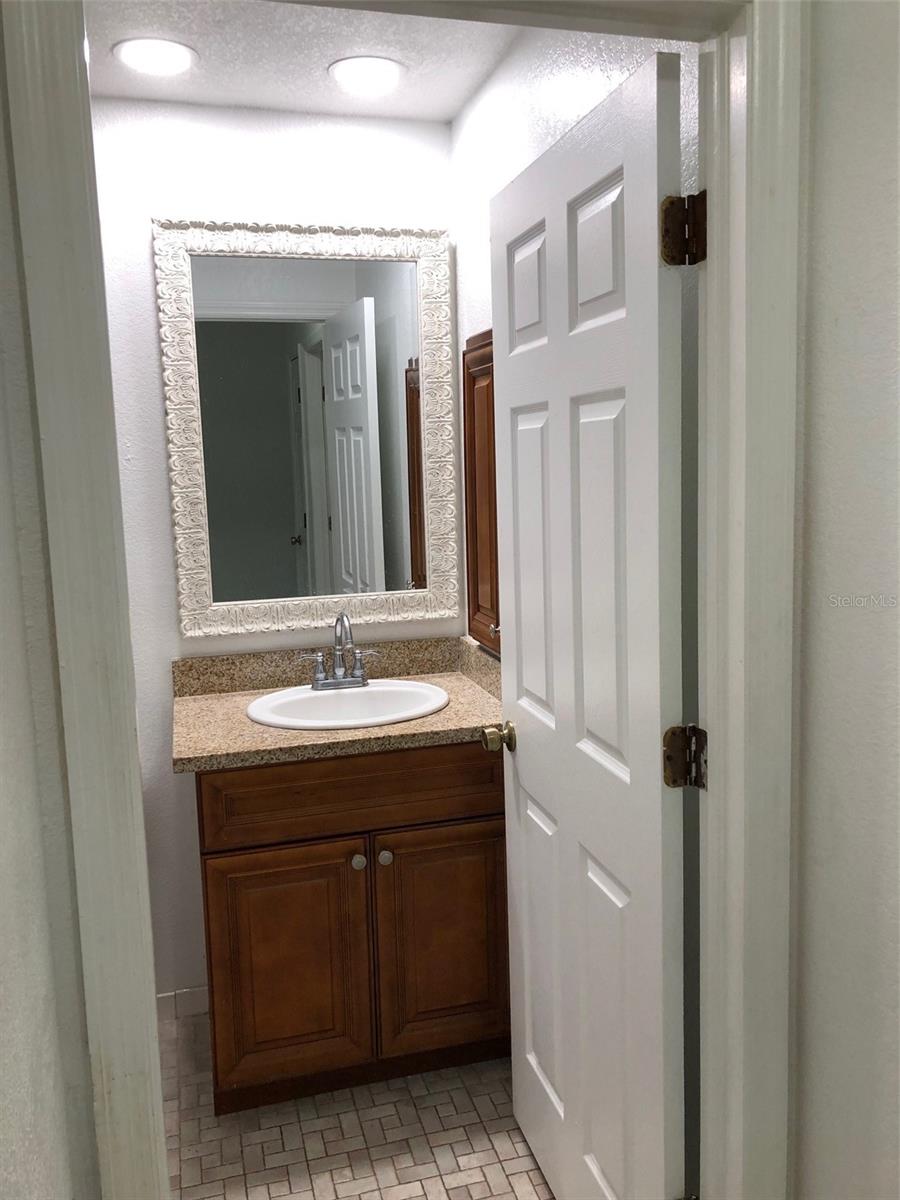 25385 Sandhill Blvd #d2 Property Photo 11