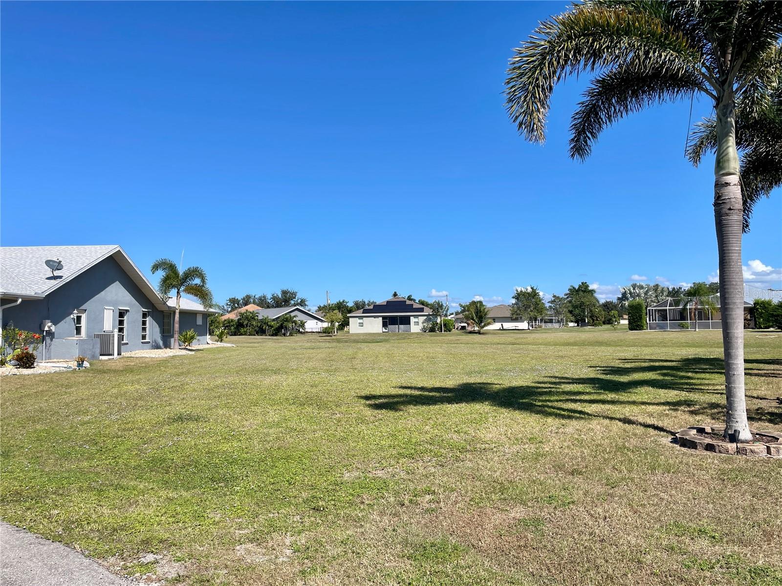 7310 Satsuma Dr Property Photo 3