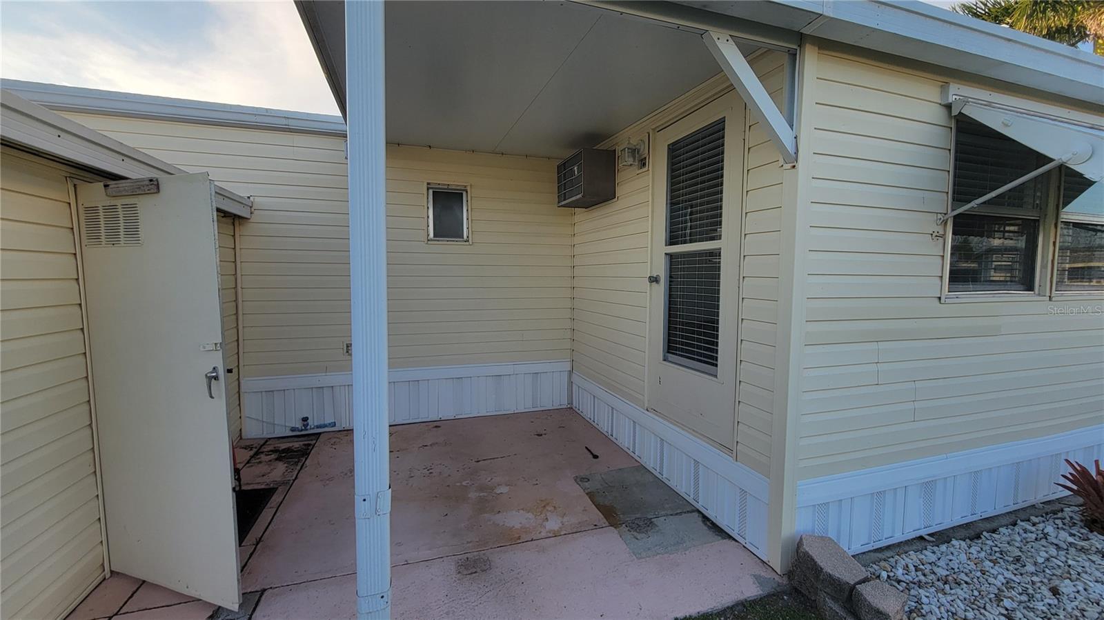 60 5th St Property Photo 2